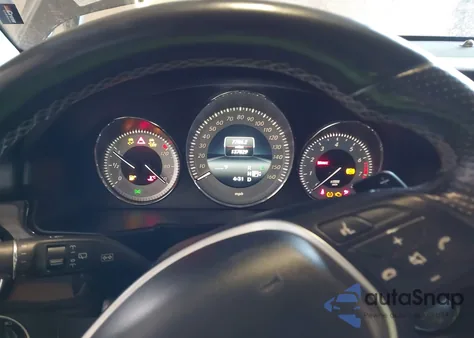 2015 Mercedes-Benz Glk 350 4Matic z USA, uszkodzony, nr VIN WDCGG8JB4FG403594